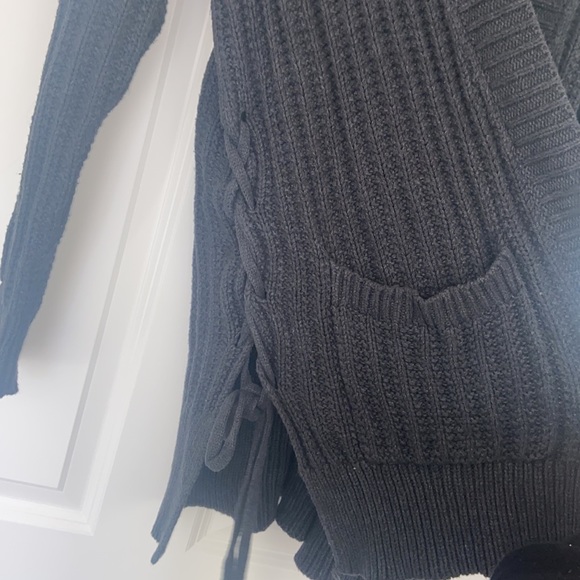 Women’s Express Cardigan - Picture 2 of 4